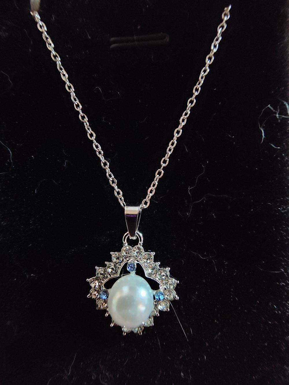 Classic Pearl and Crystal Pendant Necklace - Silver